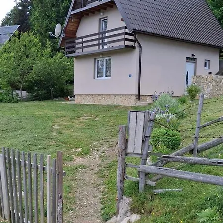 Vikendica Luka Apartment Han Pijesak