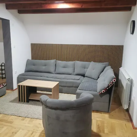 Vikendica Luka דירה